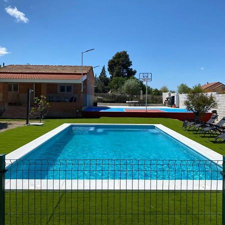 Casa Con Piscina, Villa Alarilla Fuentiduena de Tajo Luaran gambar