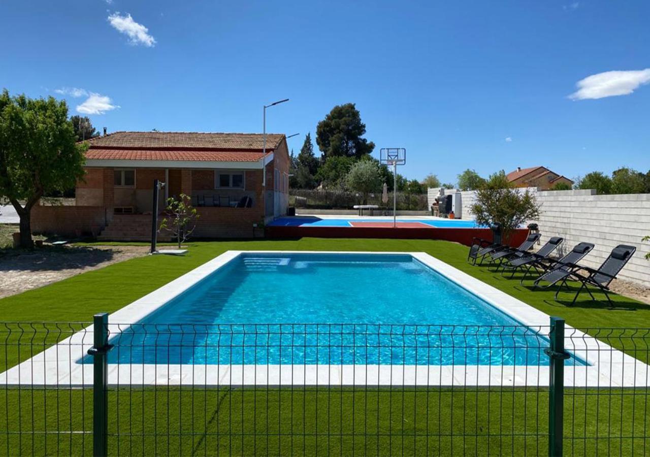 Casa Con Piscina, Villa Alarilla Fuentiduena de Tajo Luaran gambar