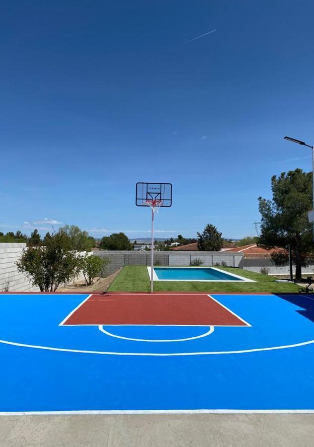 Casa Con Piscina, Villa Alarilla Fuentiduena de Tajo Luaran gambar