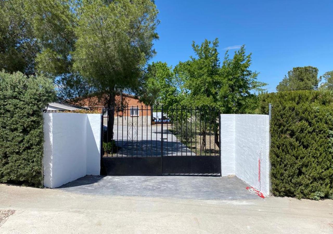 Casa Con Piscina, Villa Alarilla Fuentiduena de Tajo Luaran gambar