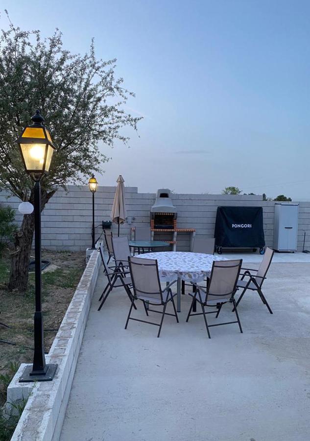 Casa Con Piscina, Villa Alarilla Fuentiduena de Tajo Luaran gambar